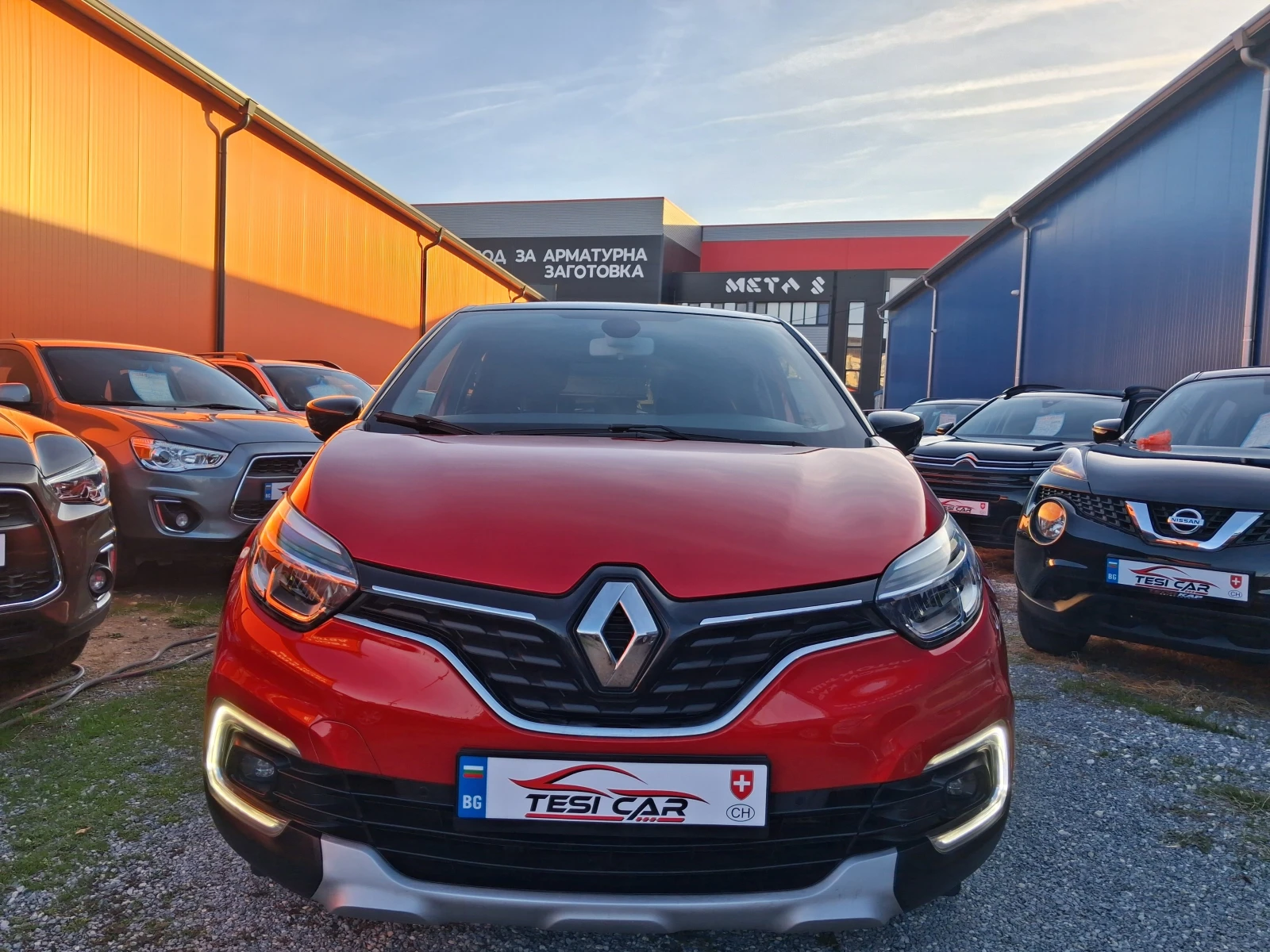 Renault Captur 1.3 T 16V S-Edition, снимка 4 - Автомобили и джипове - 56665429