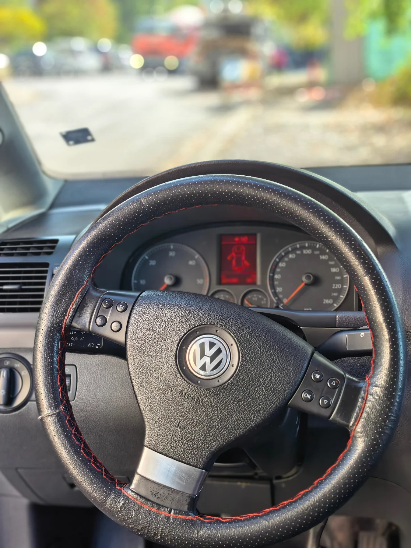 VW Touran 1.9, снимка 6 - Автомобили и джипове - 56718061