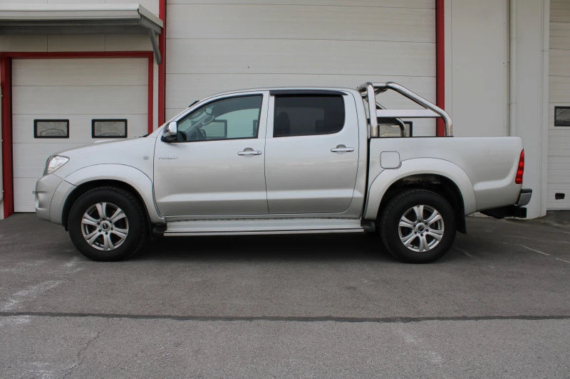 Toyota Hilux 3.0D4D, снимка 8 - Автомобили и джипове - 44190783