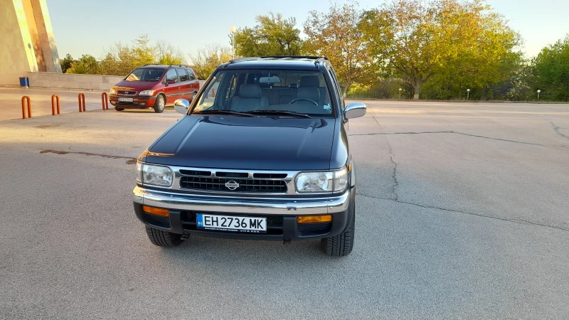 Nissan Pathfinder, снимка 2 - Автомобили и джипове - 52531269