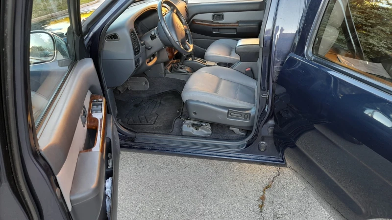 Nissan Pathfinder, снимка 10 - Автомобили и джипове - 52531269
