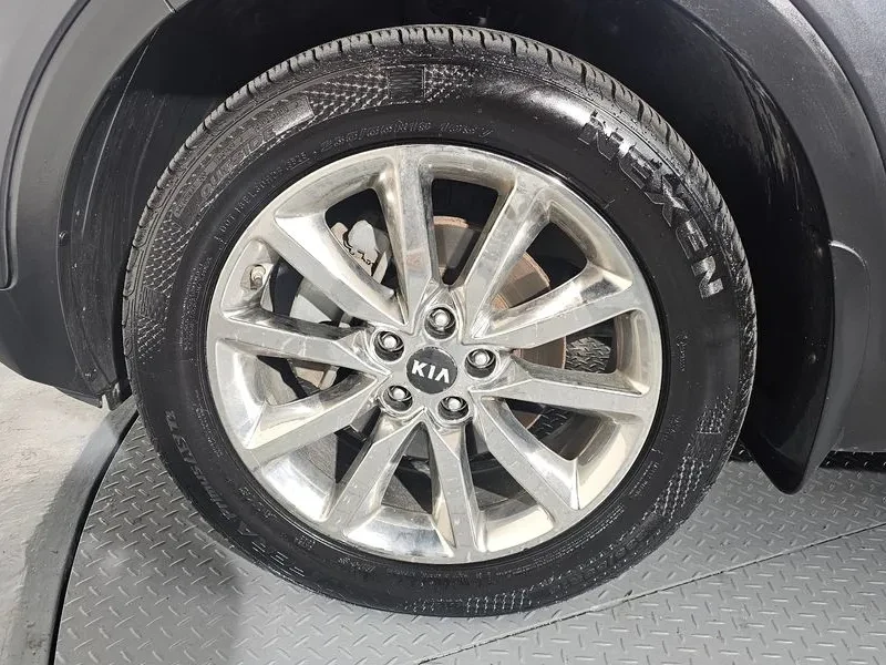 Kia Sorento 2.2 CRDI 4WD, снимка 5 - Автомобили и джипове - 54265421