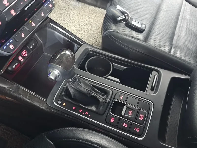 Kia Sorento 2.2 CRDI 4WD, снимка 9 - Автомобили и джипове - 54265421