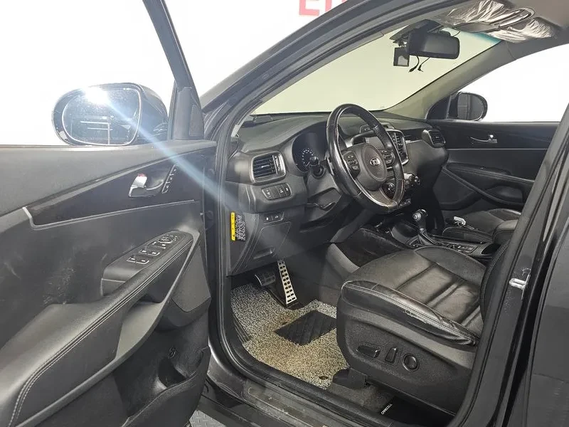 Kia Sorento 2.2 CRDI 4WD, снимка 10 - Автомобили и джипове - 54265421