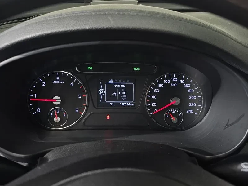 Kia Sorento 2.2 CRDI 4WD, снимка 8 - Автомобили и джипове - 54265421