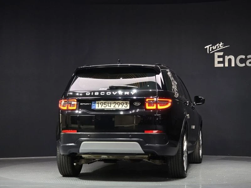 Land Rover Discovery Sport КРАЙНА ЦЕНА: 24669 EUR !!!РЕАЛНА КРАЙНА ЦЕНА!!!, снимка 4 - Автомобили и джипове - 55968483