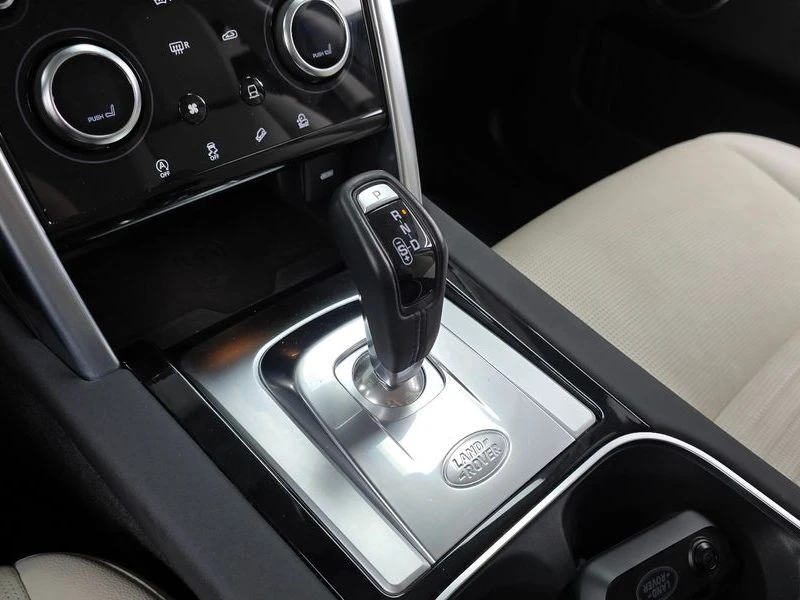 Land Rover Discovery Sport КРАЙНА ЦЕНА: 24669 EUR !!!РЕАЛНА КРАЙНА ЦЕНА!!!, снимка 6 - Автомобили и джипове - 55968483