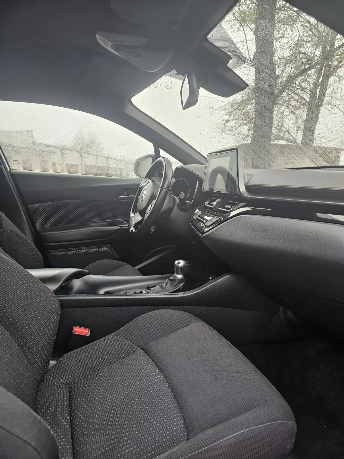 Toyota C-HR 1.8 hybrid - изображение 9