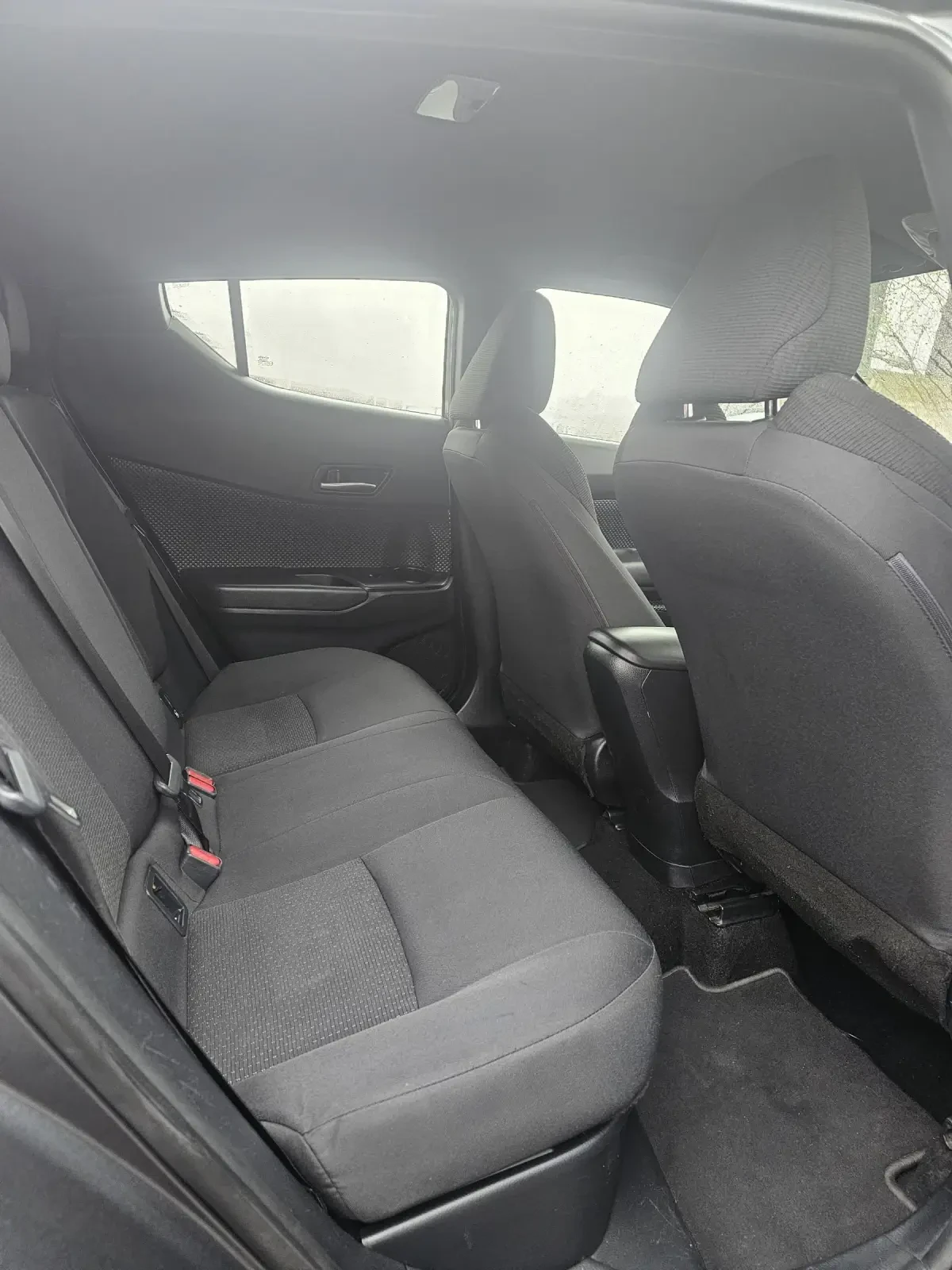 Toyota C-HR 1.8 hybrid - изображение 6