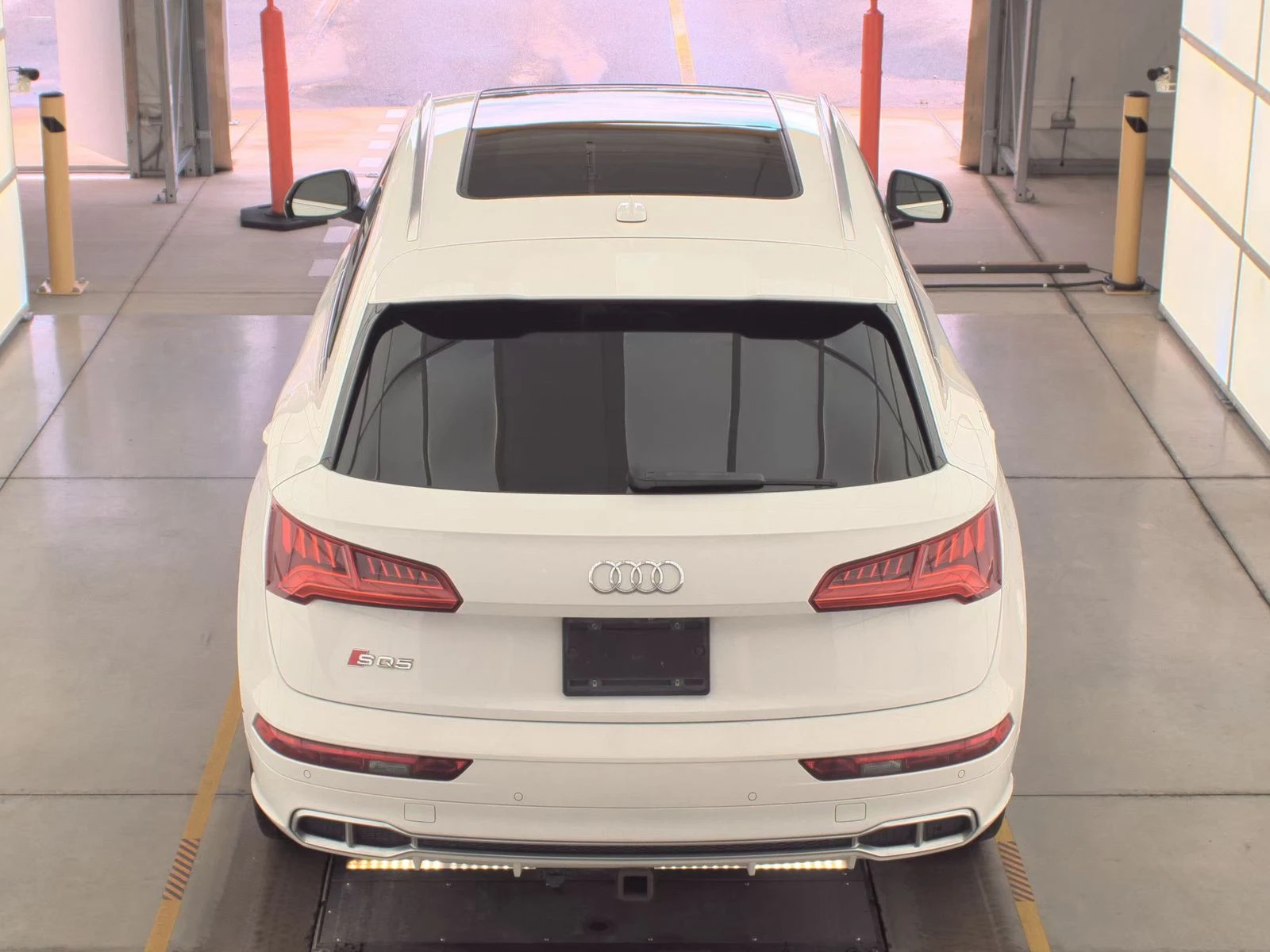 Audi SQ5 PRESTIGE Обдух* Matrix* B&О* 360* Дистроник* Пано* - изображение 5