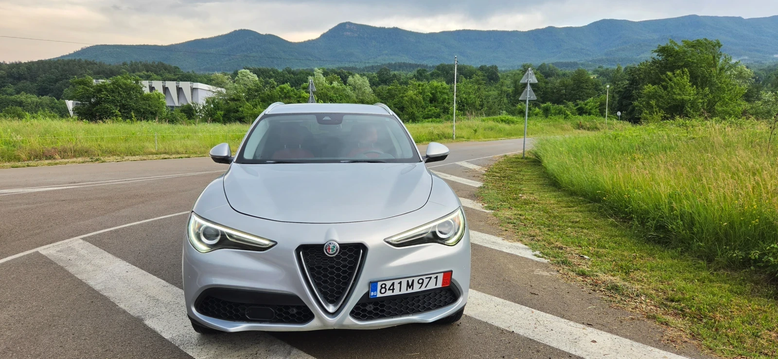 Alfa Romeo Stelvio 2.0L Turbo Ti Q4 280hp