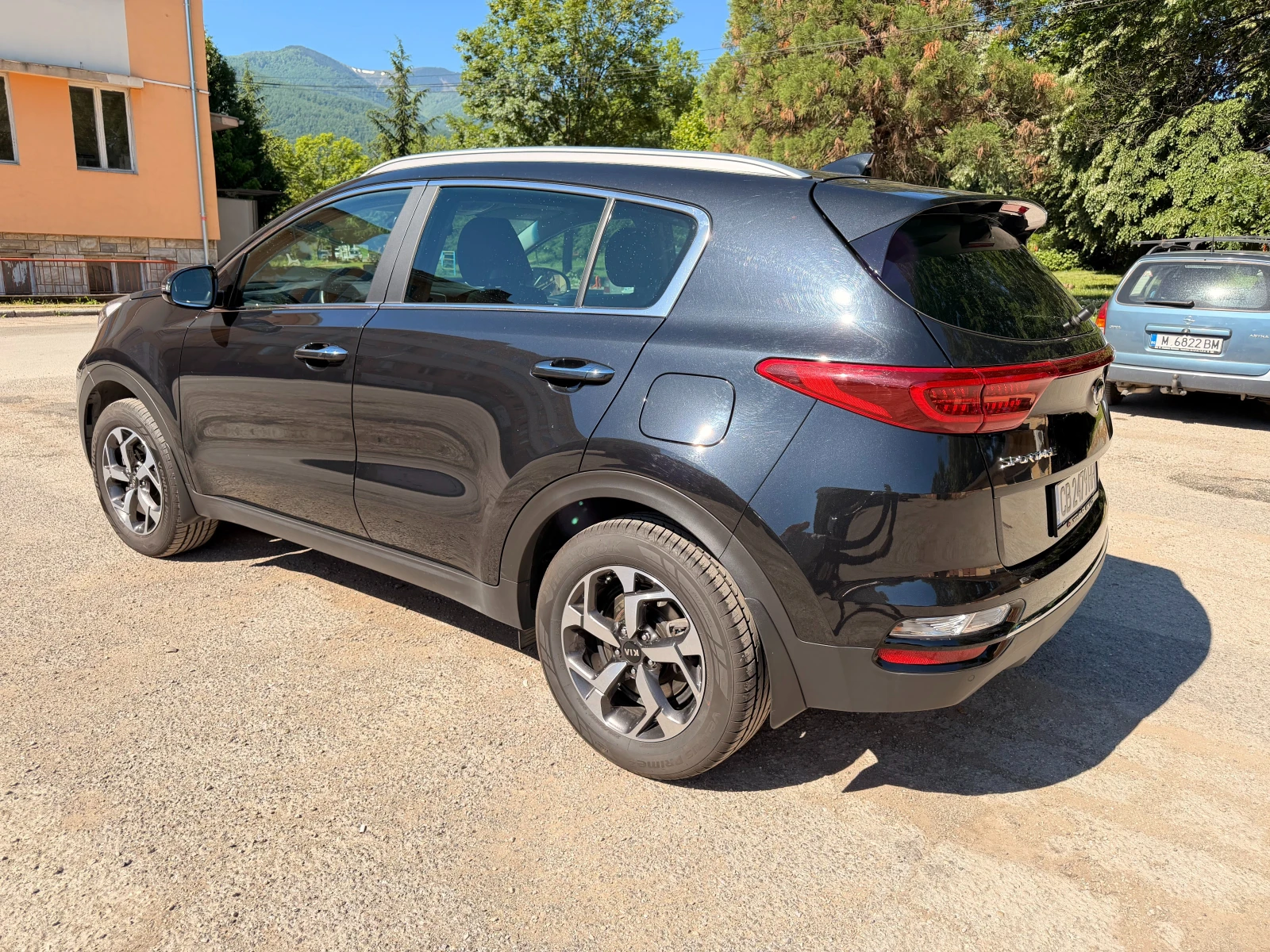 Kia Sportage, снимка 4 - Автомобили и джипове - 54729347
