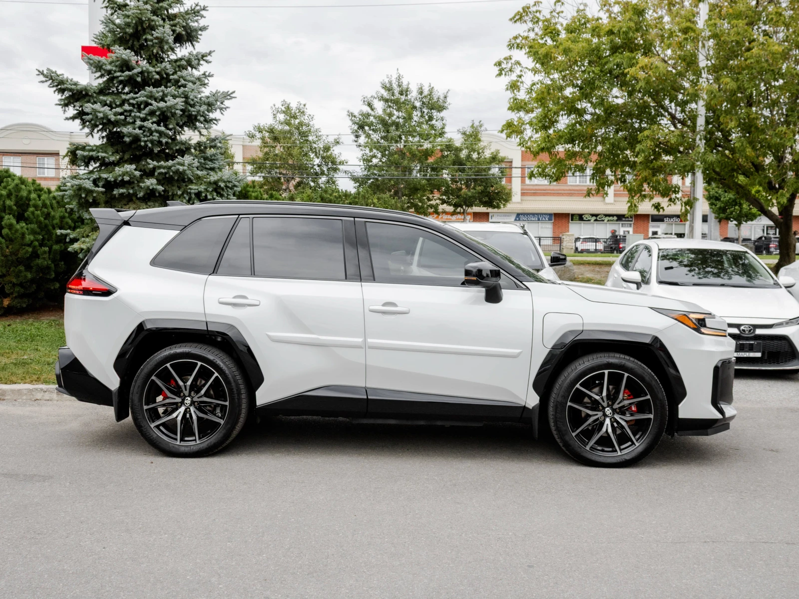 Toyota Rav4 Plug-in Hybrid GR SPORT AWD, снимка 6 - Автомобили и джипове - 56226853
