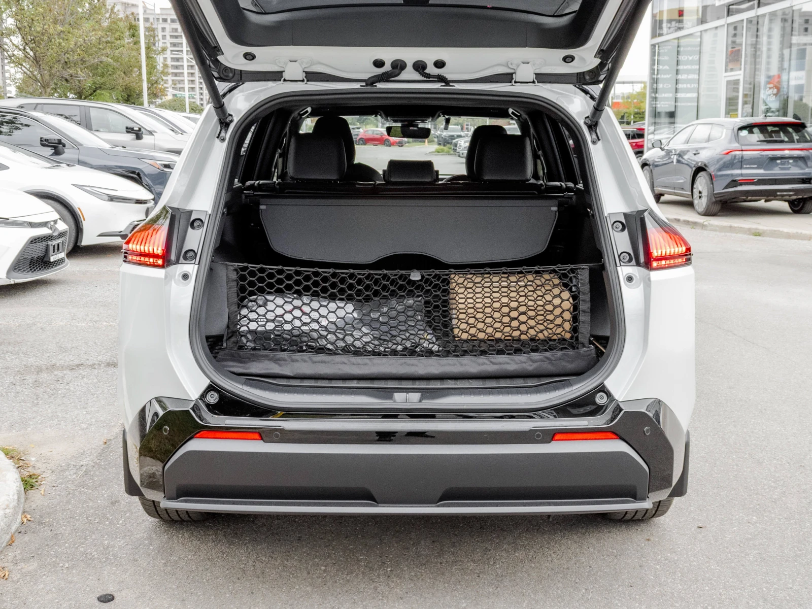 Toyota Rav4 Plug-in Hybrid GR SPORT AWD, снимка 8 - Автомобили и джипове - 56226853