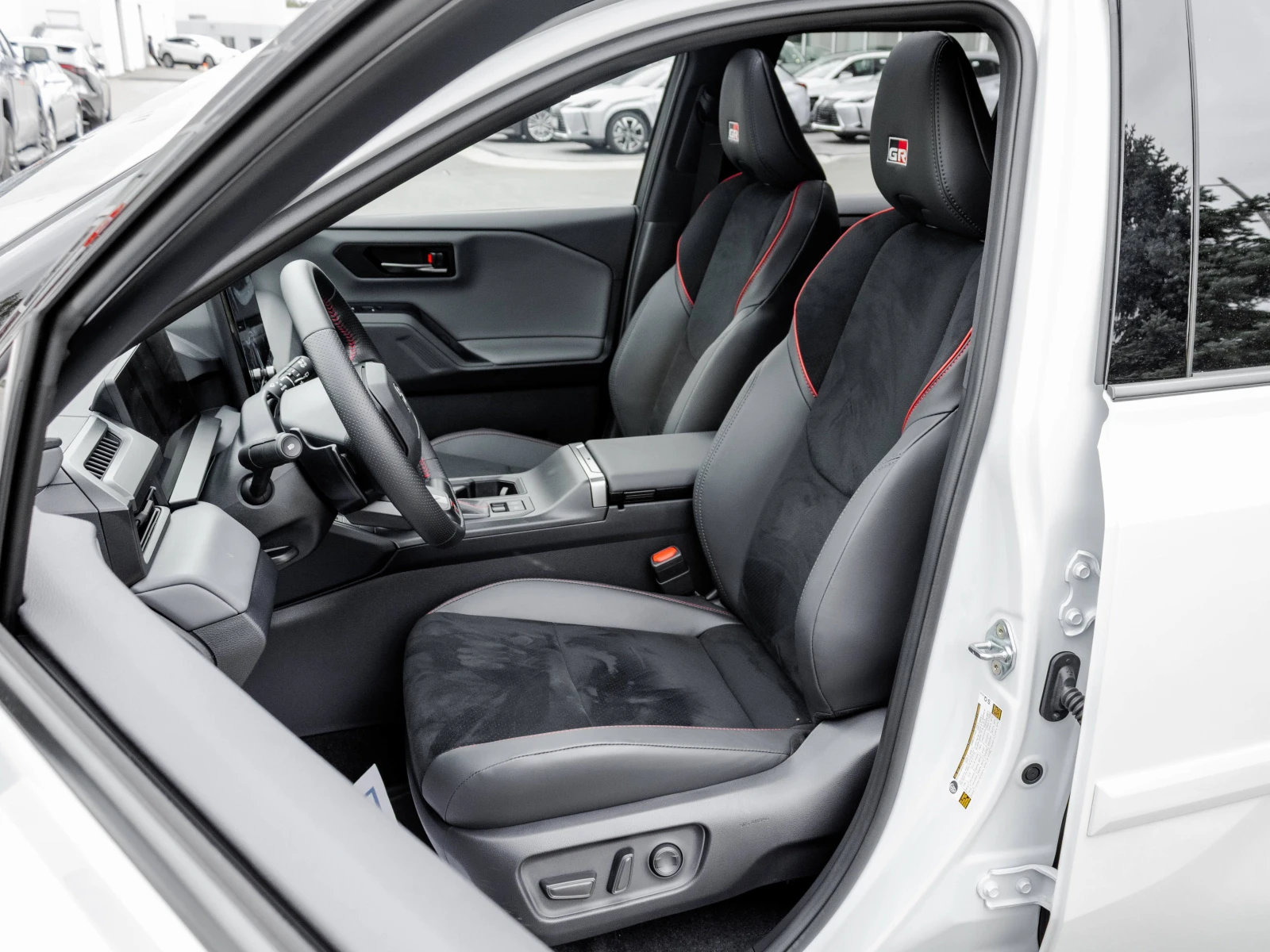 Toyota Rav4 Plug-in Hybrid GR SPORT AWD, снимка 12 - Автомобили и джипове - 56226853