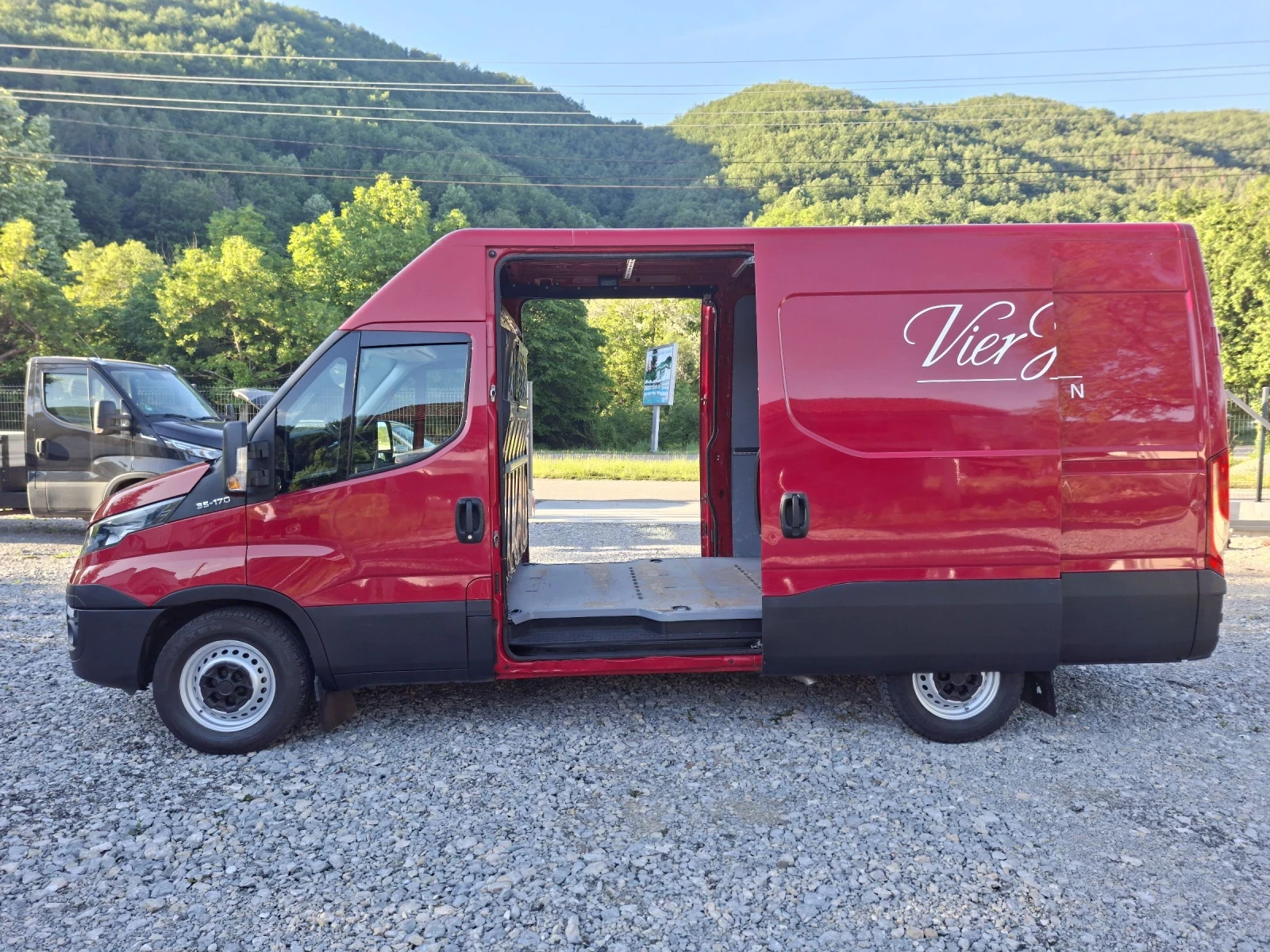 Iveco Daily 35s17* Две стр.врати* A/C* NAVI, снимка 13 - Бусове и автобуси - 54715205