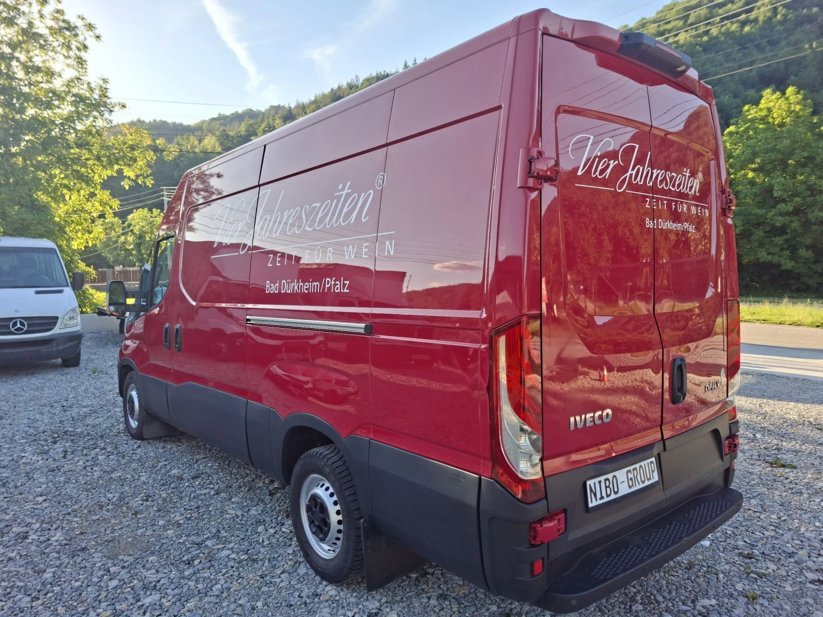 Iveco Daily 35s17* Две стр.врати* A/C* NAVI, снимка 3 - Бусове и автобуси - 54715205
