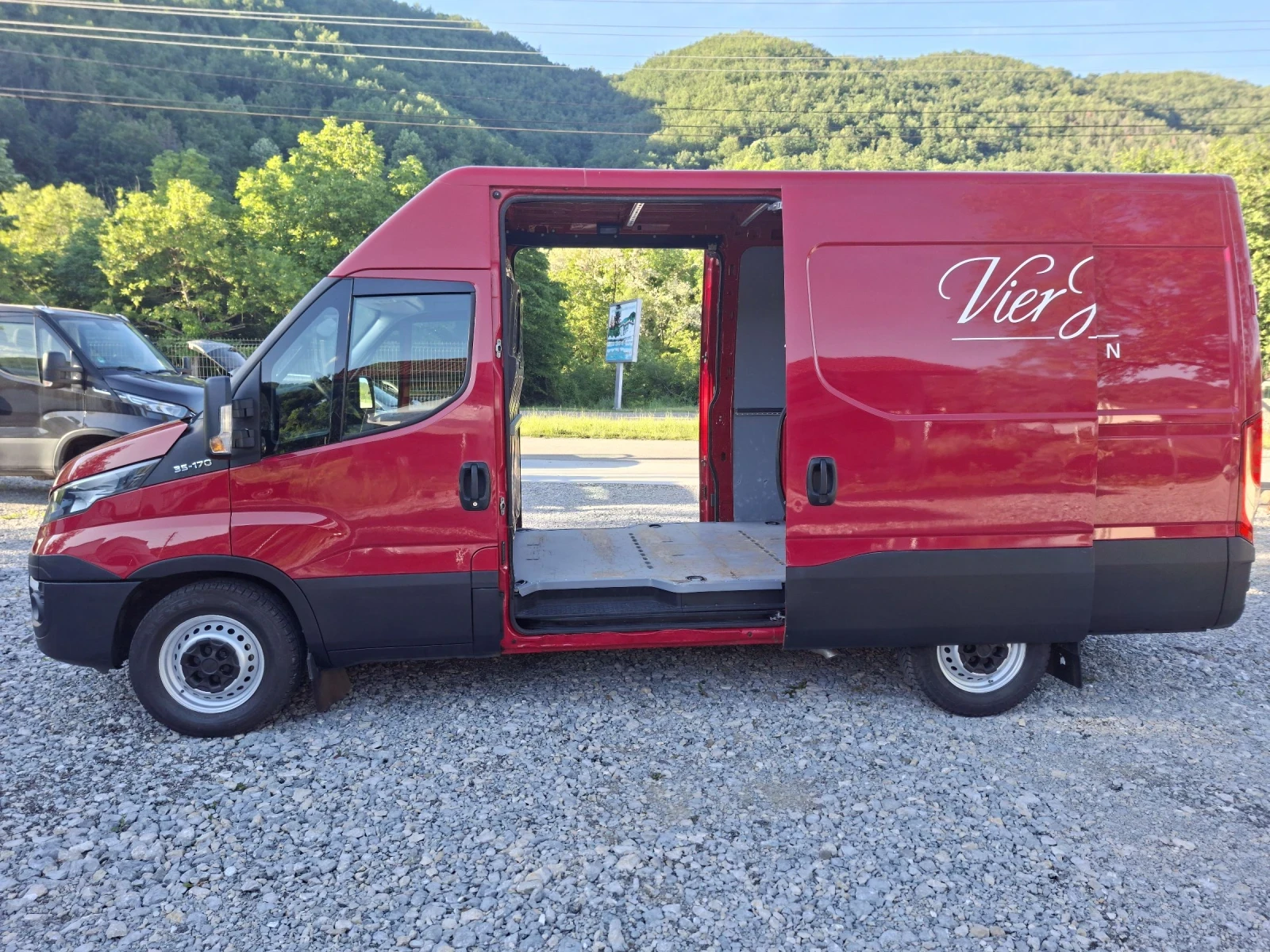 Iveco Daily 35s17* Две стр.врати* A/C* NAVI