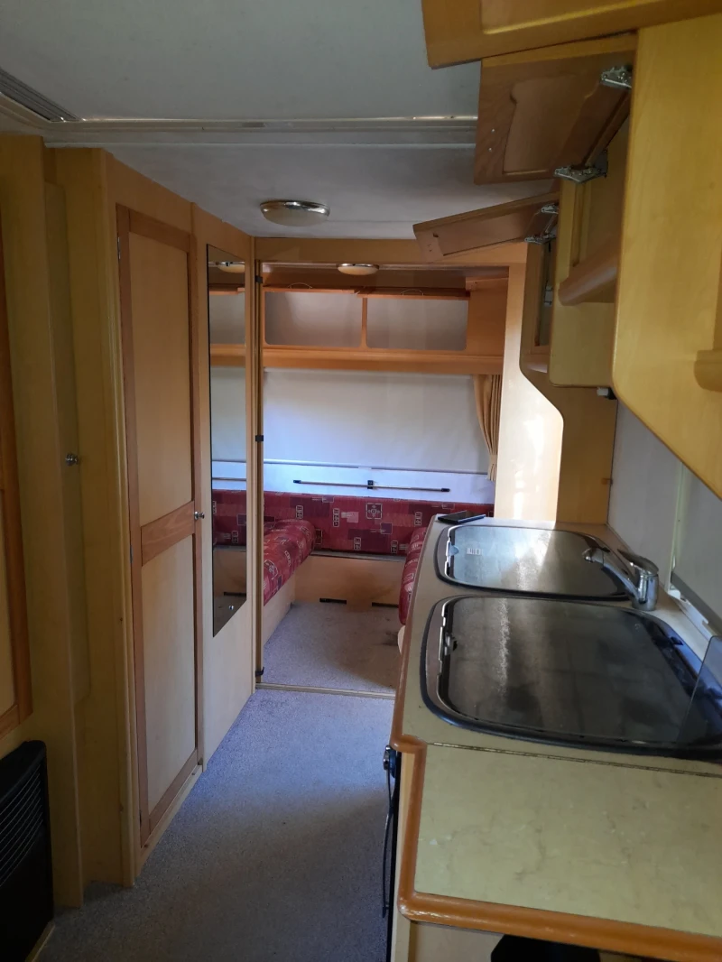 Каравана Eldis Avante 505 2005г., снимка 15 - Каравани и кемпери - 52507833