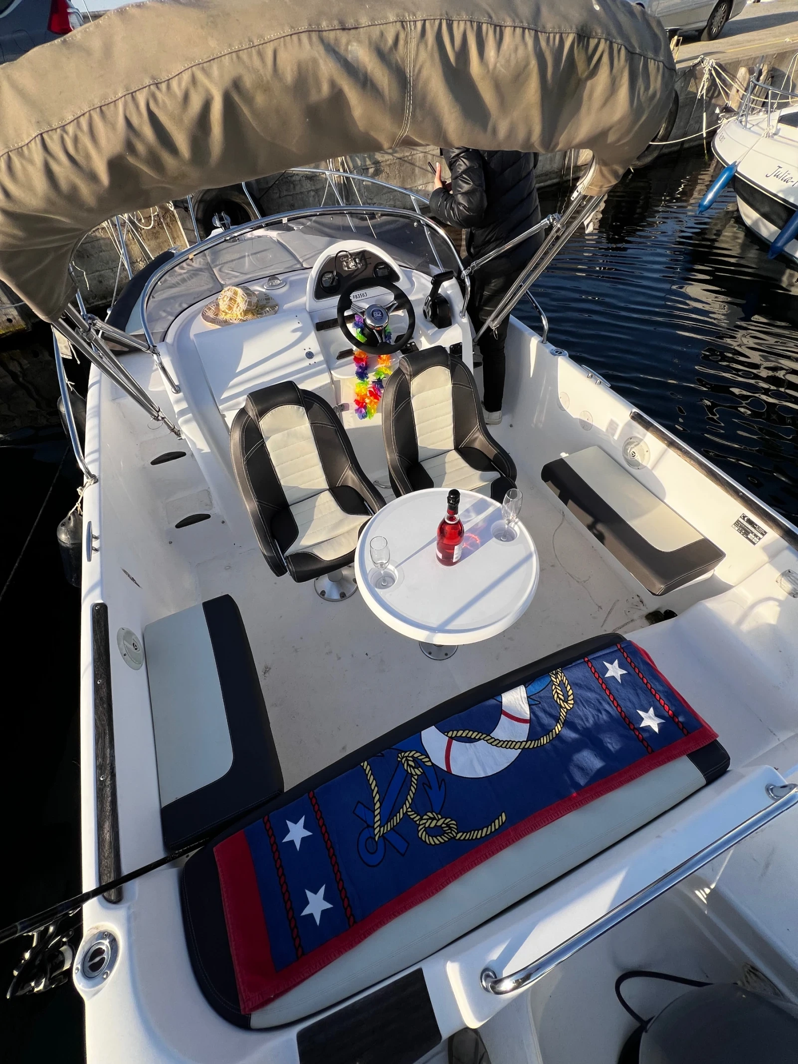 Моторна яхта Jans B2 Marine Cap Ferret 672 Sundeck, снимка 4 - Воден транспорт - 55485524