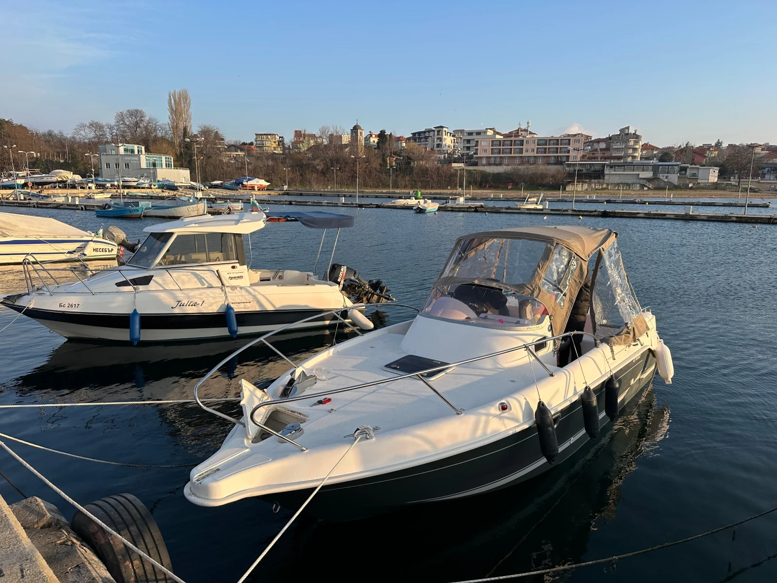Моторна яхта Jans B2 Marine Cap Ferret 672 Sundeck, снимка 5 - Воден транспорт - 55485524