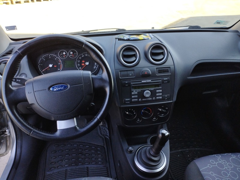 Ford Fiesta, снимка 7 - Автомобили и джипове - 44351514