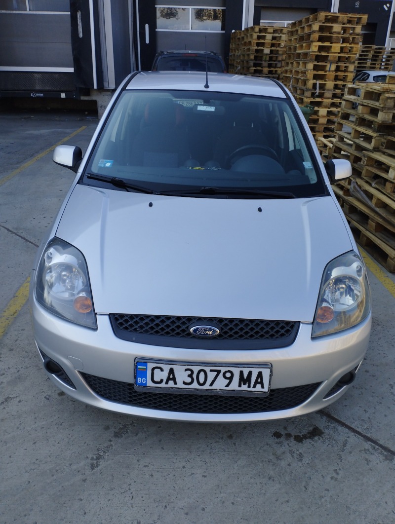 Ford Fiesta, снимка 1 - Автомобили и джипове - 44351514