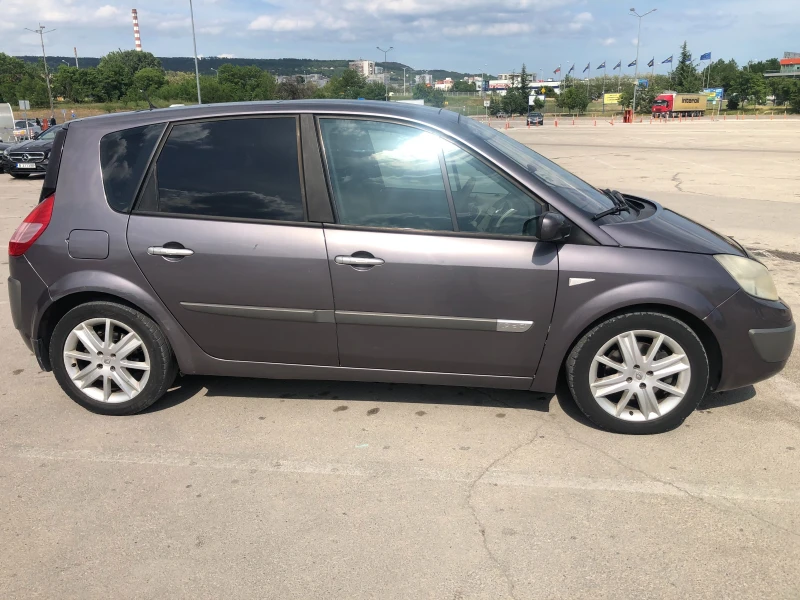 Renault Scenic 2.0, снимка 5 - Автомобили и джипове - 48008001