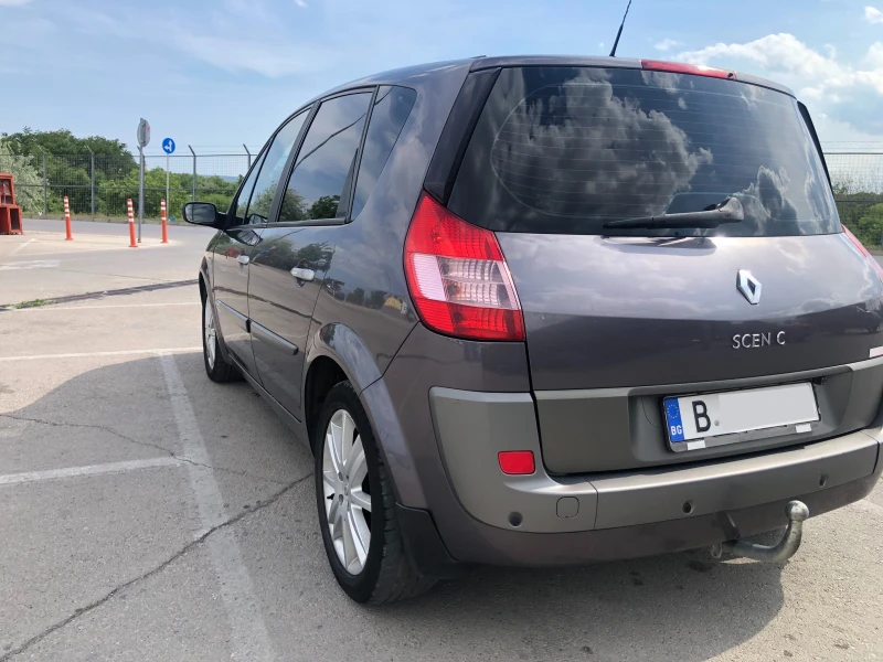 Renault Scenic 2.0, снимка 8 - Автомобили и джипове - 48008001