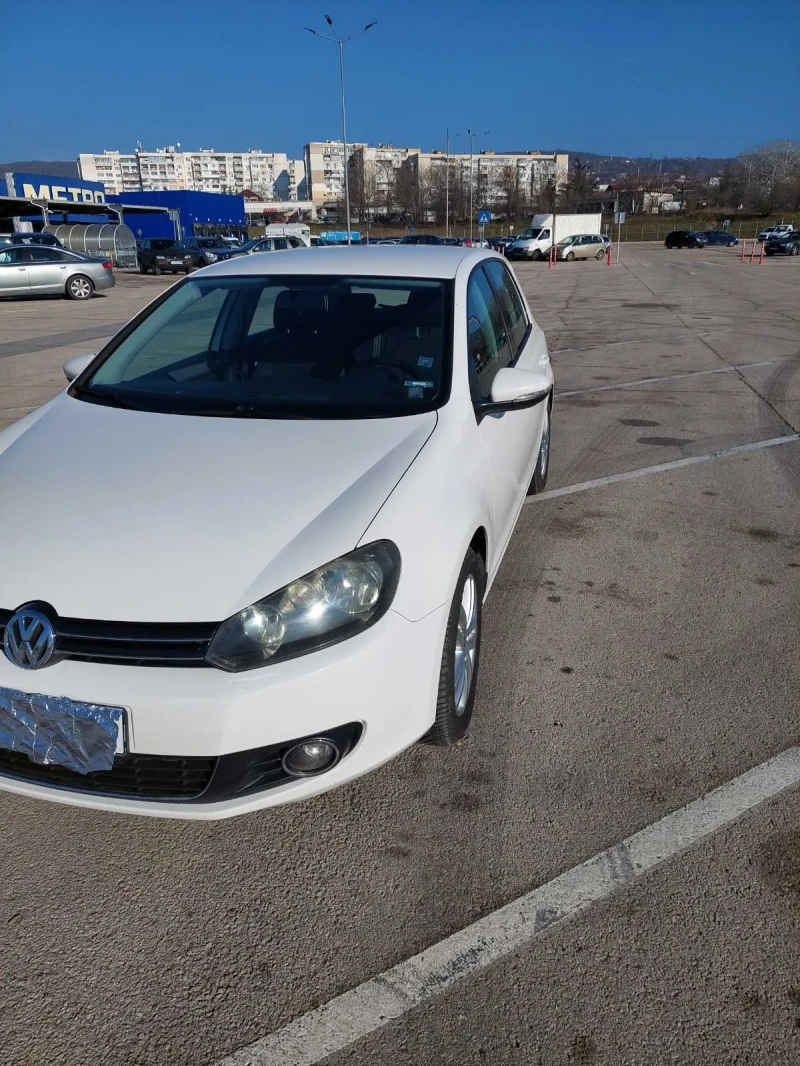 VW Golf 1.6 TDI, снимка 1 - Автомобили и джипове - 48288726