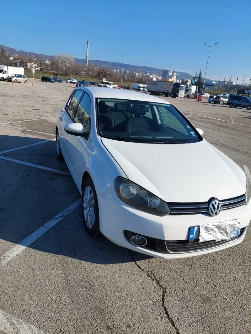 VW Golf 1.6 TDI, снимка 3 - Автомобили и джипове - 48288726