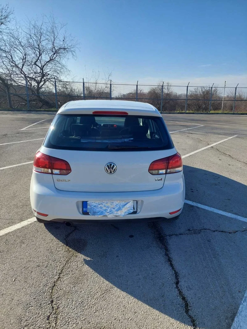 VW Golf 1.6 TDI, снимка 5 - Автомобили и джипове - 48288726