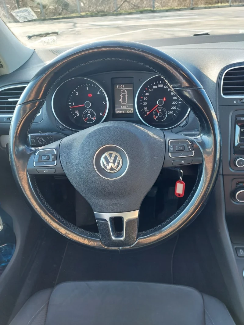 VW Golf 1.6 TDI, снимка 12 - Автомобили и джипове - 48288726