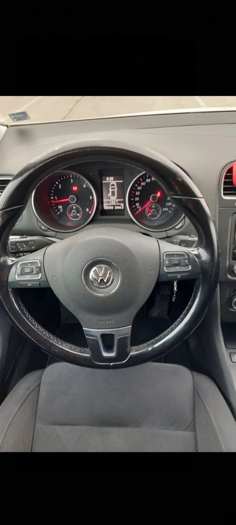 VW Golf 1.6 TDI, снимка 10 - Автомобили и джипове - 48288726