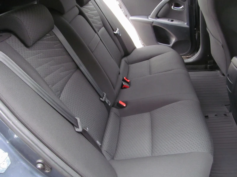 Toyota Avensis 2.0D4D, снимка 11 - Автомобили и джипове - 49761345