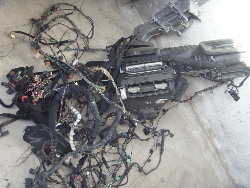 VW Golf, снимка 16 - Автомобили и джипове - 52462323