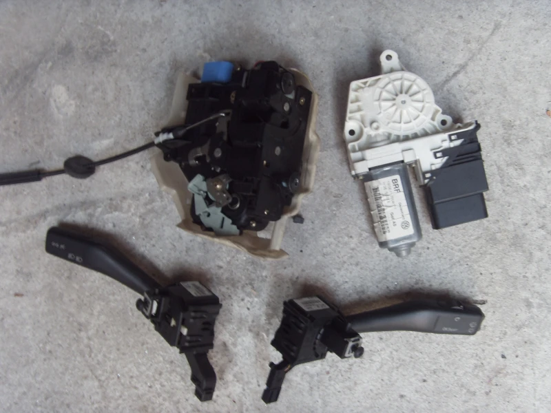 VW Golf, снимка 7 - Автомобили и джипове - 52462323