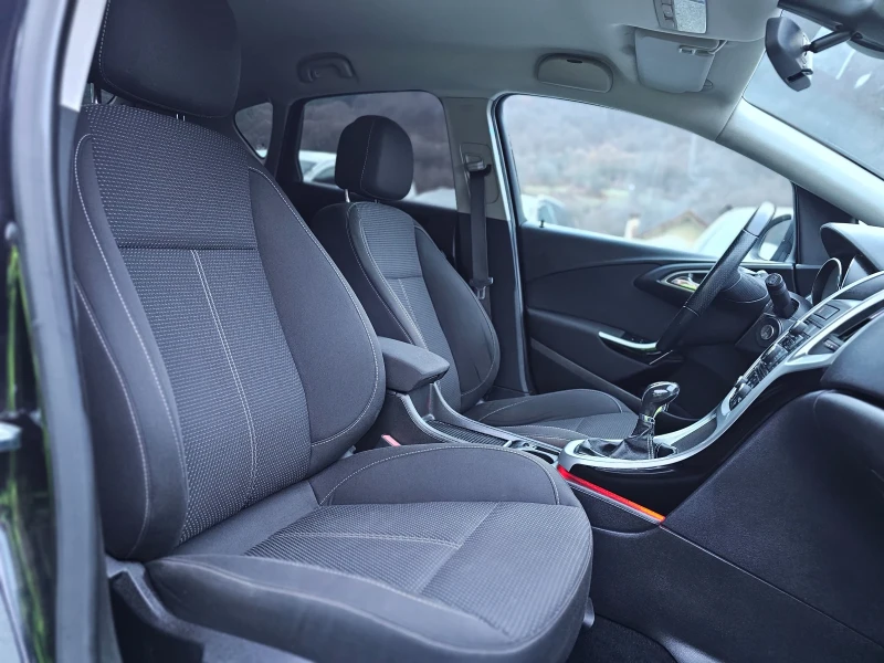 Opel Astra 1.7CDTI 110hp COSMO , снимка 12 - Автомобили и джипове - 51534601