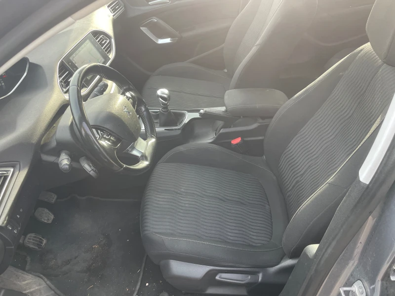 Peugeot 308 1.6 Blue HDI, снимка 10 - Автомобили и джипове - 51869238