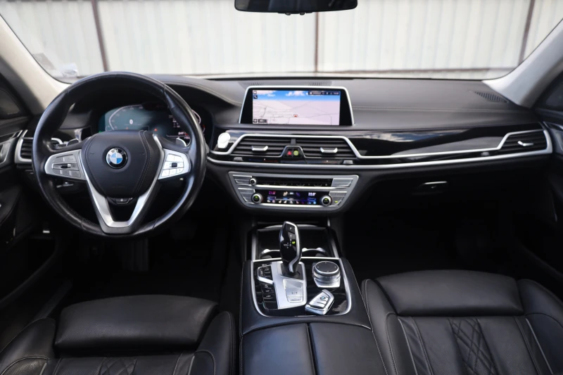 BMW 750 iL xDrive 360 SoftClo MASSAGE PANO HuD FULL iCarbg, снимка 10 - Автомобили и джипове - 52011381