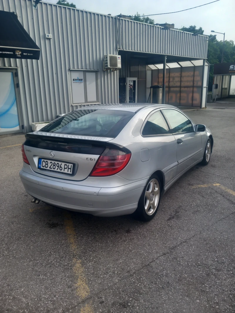 Mercedes-Benz C 220, снимка 2 - Автомобили и джипове - 52512920