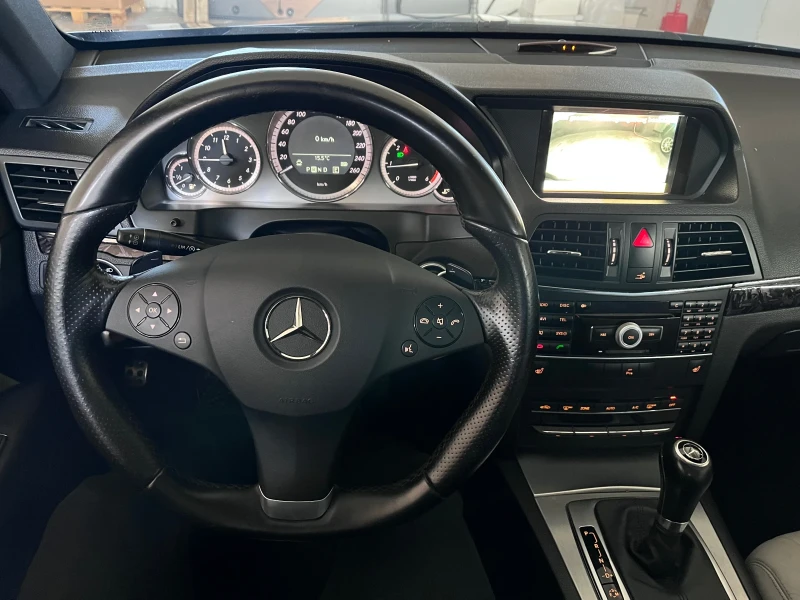 Mercedes-Benz E 220 AMG pack, снимка 13 - Автомобили и джипове - 52425651