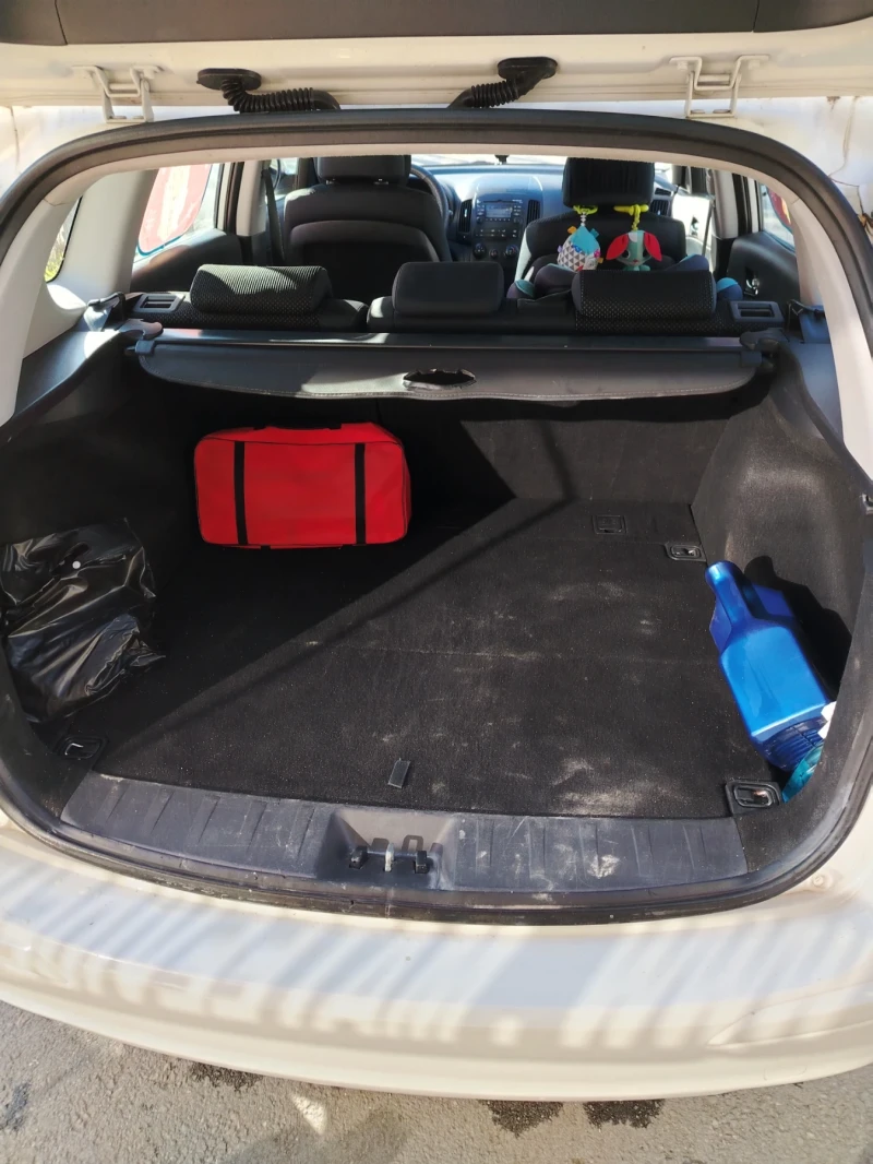 Hyundai I30 1.4 16v, снимка 16 - Автомобили и джипове - 52943835
