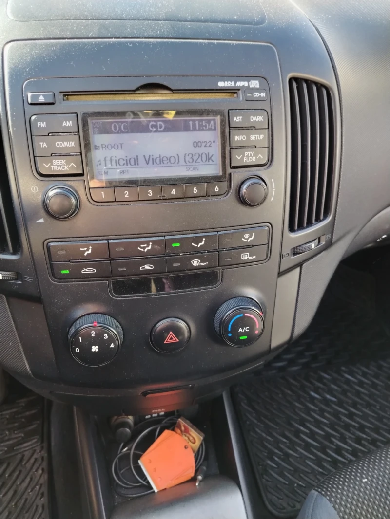 Hyundai I30 1.4 16v, снимка 10 - Автомобили и джипове - 52943835