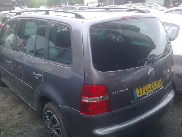 VW Touran 1.9 /2.0 TDi, снимка 11 - Автомобили и джипове - 16276317