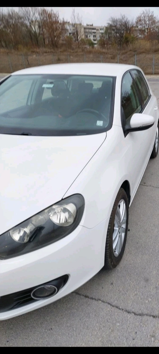 VW Golf 1.6 TDI, снимка 3 - Автомобили и джипове - 48288726