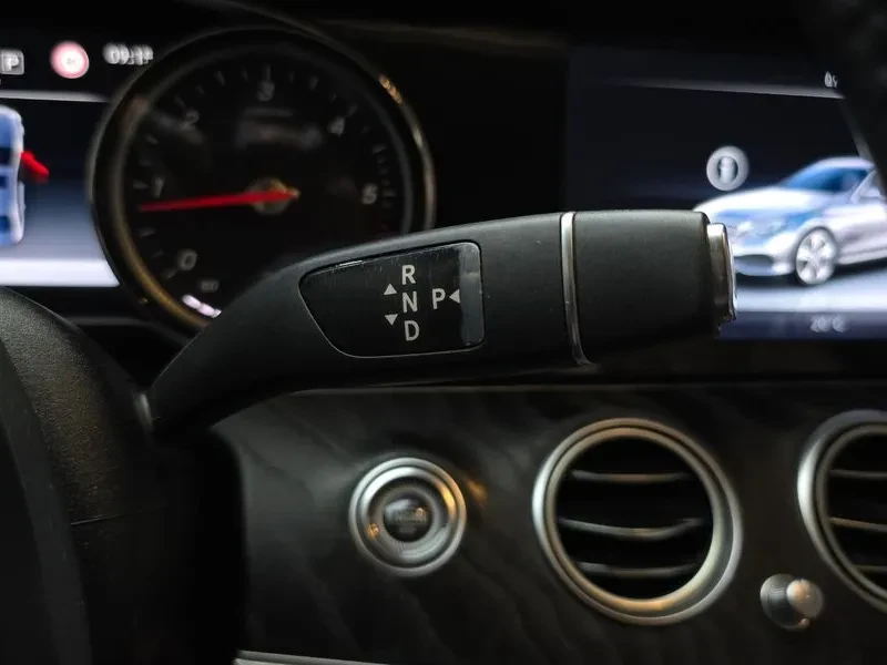 Mercedes-Benz E 220 CDI Avantgarde - изображение 9