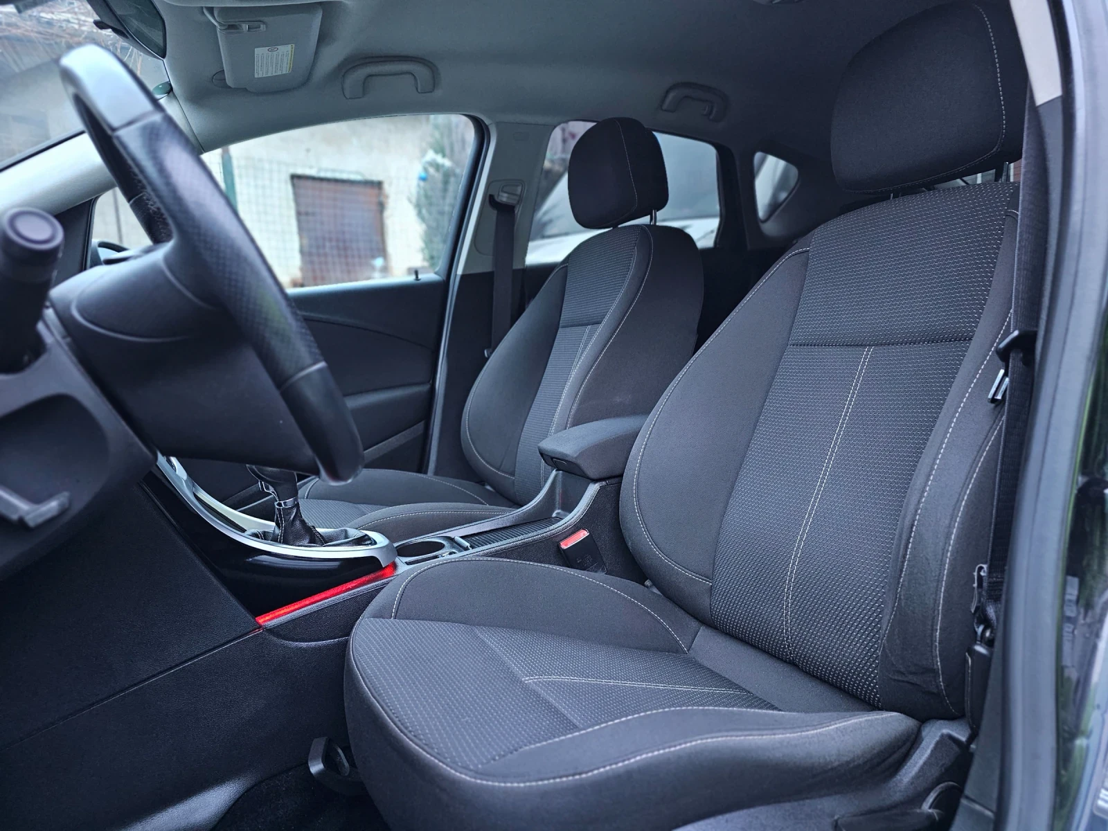 Opel Astra 1.7CDTI 110hp COSMO  - изображение 10