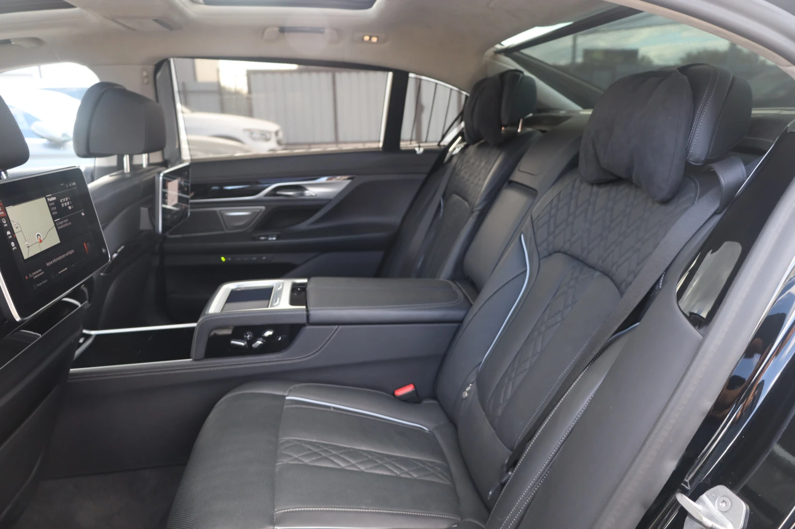 BMW 750 iL xDrive 360 SoftClo MASSAGE PANO HuD Luft iCarbg - изображение 8