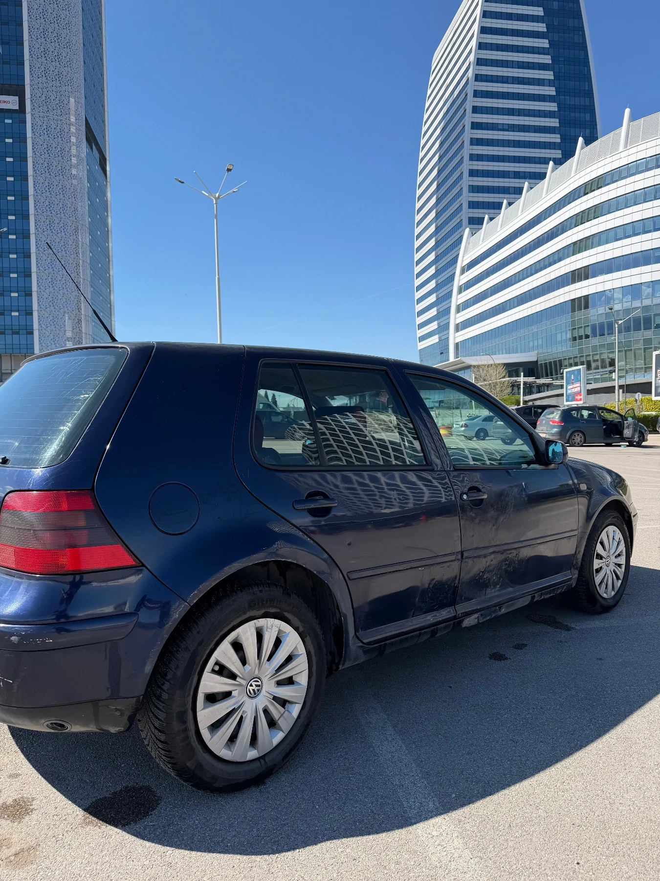VW Golf 1.8 LPG, снимка 5 - Автомобили и джипове - 53958912
